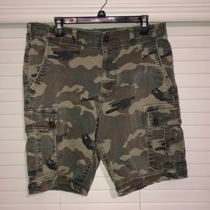 American Eagle Camo Cargo Short (Small Tear)